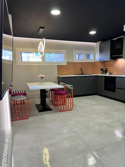 Pop Art Maisonette Янина Экстерьер фото