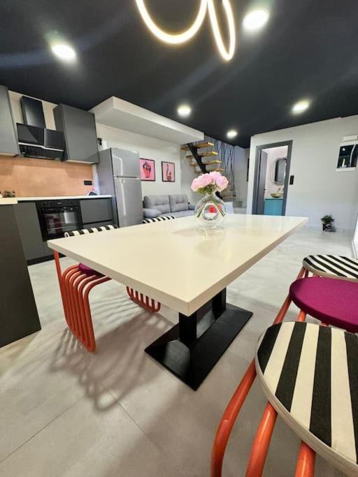 Pop Art Maisonette Янина Экстерьер фото